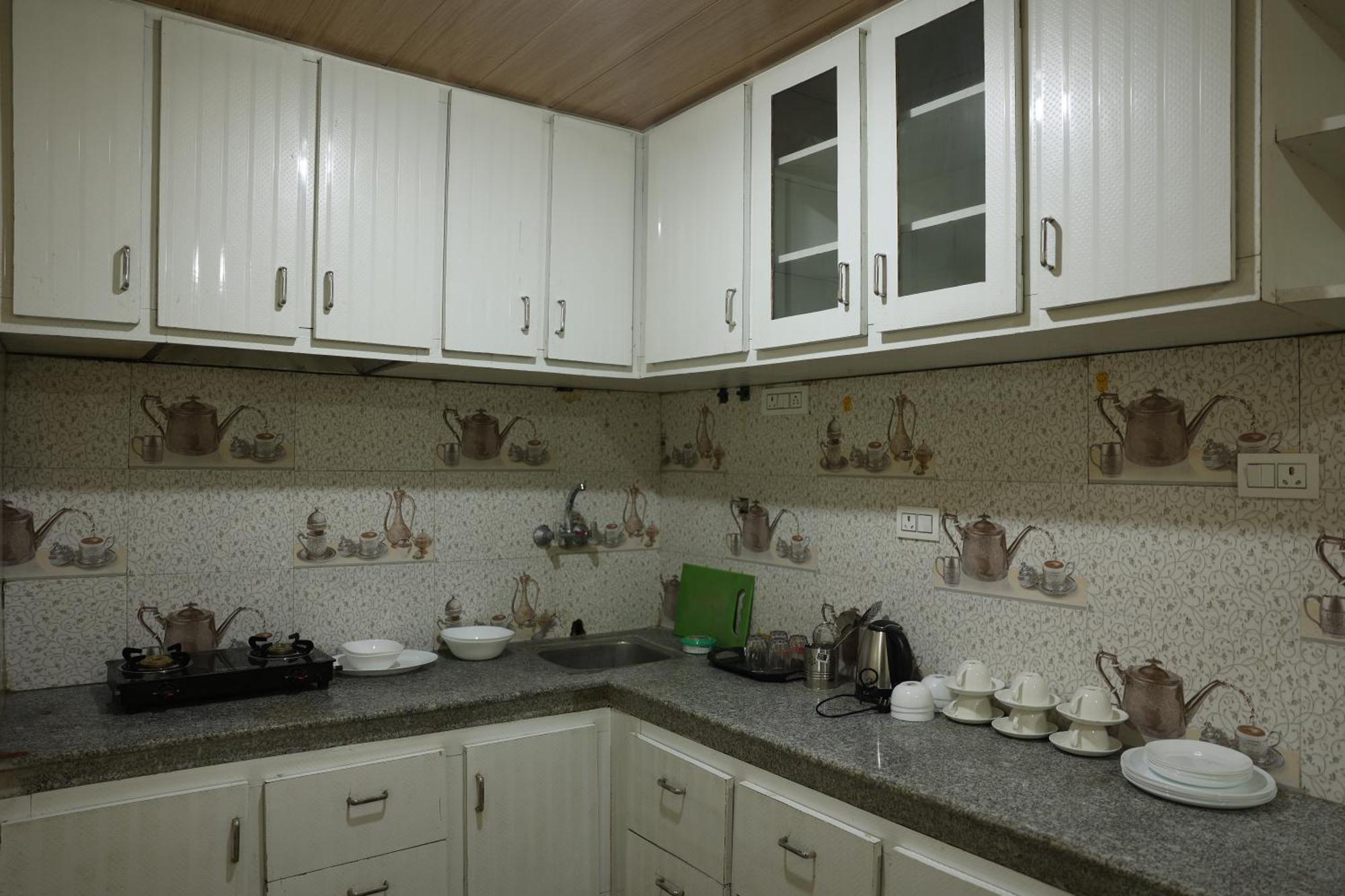 Khwaab Gah By The Khayabaan-Homestay Apartments Fully Furnished With Functional Kitchen, Wifi & Parking In City Centre ศรีนาการ์ ภายนอก รูปภาพ
